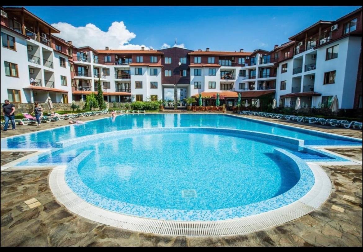 Private Apartments In Apolon Rawda Exterior foto