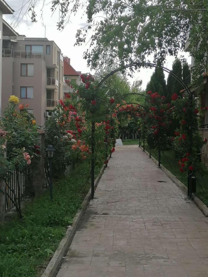 Private Apartments In Apolon Rawda Exterior foto